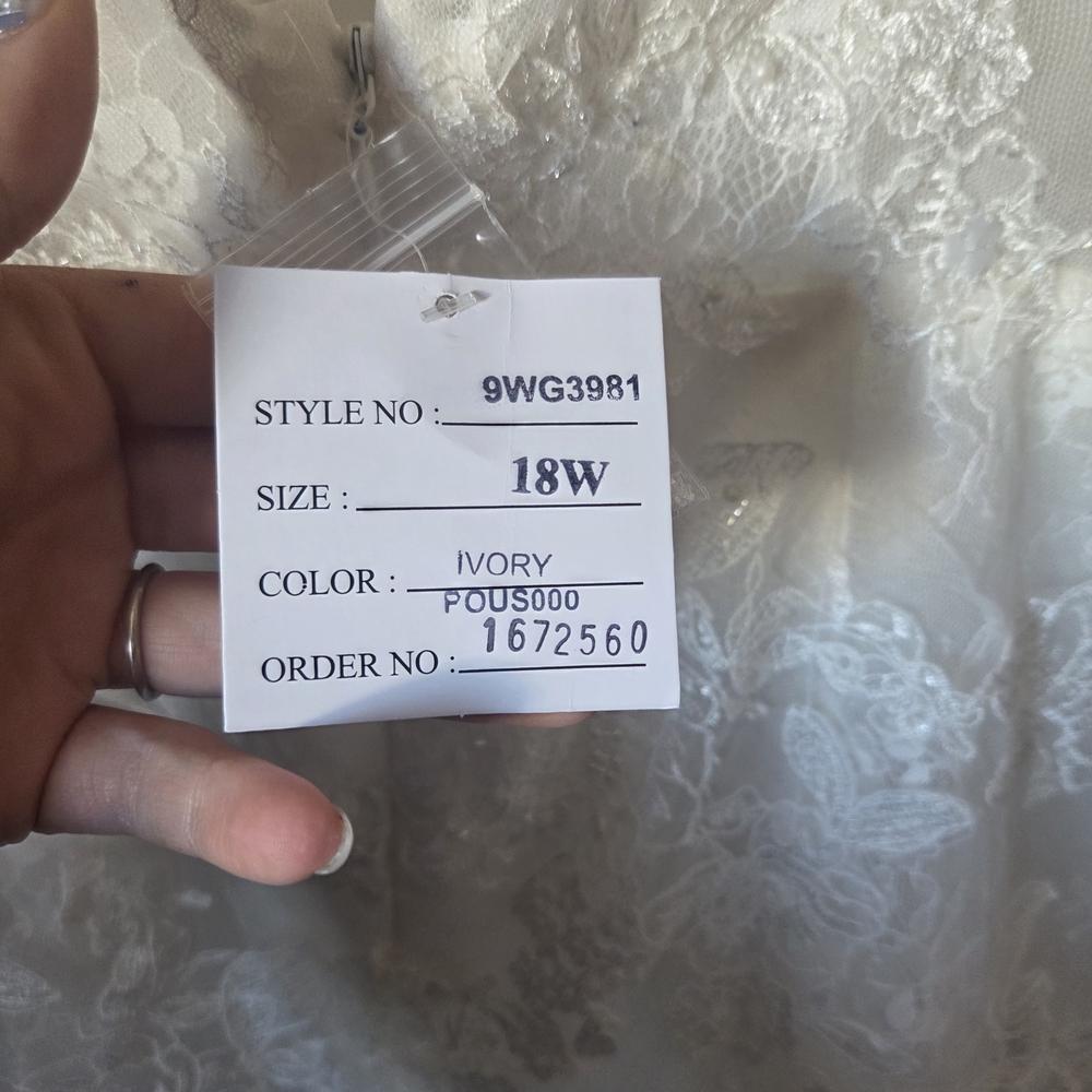 David's Bridal Ivory Lace Wedding Dress